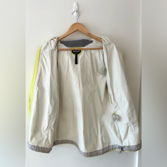PATAGONIA Torrentshell Rain Jacket | Size Small - Picture 6 of 16